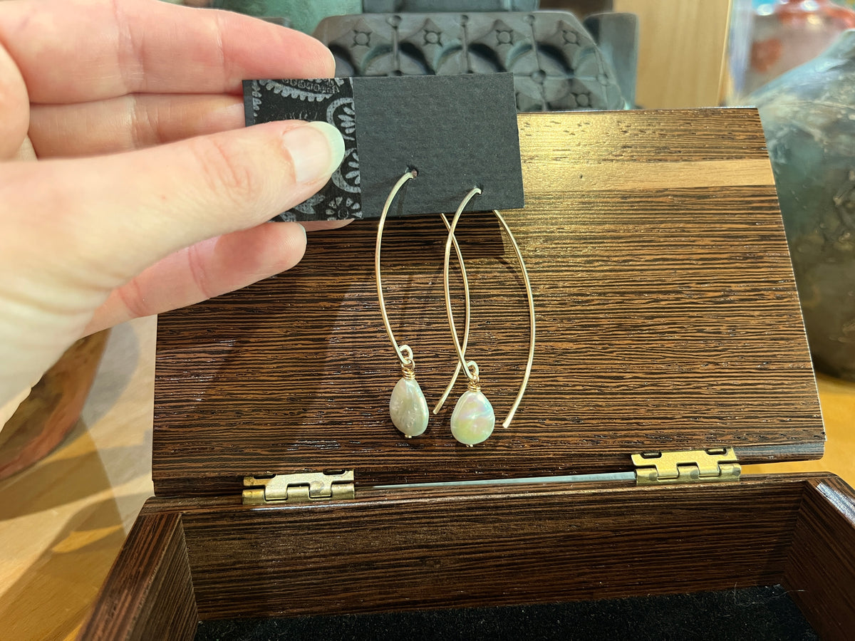 GS497 Curving Pearl Teardrop Earrings by Linda Trent