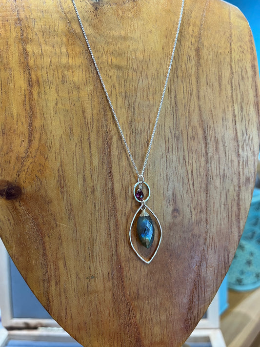 n8570 Ethereal Labradorite Pendant by Laura J