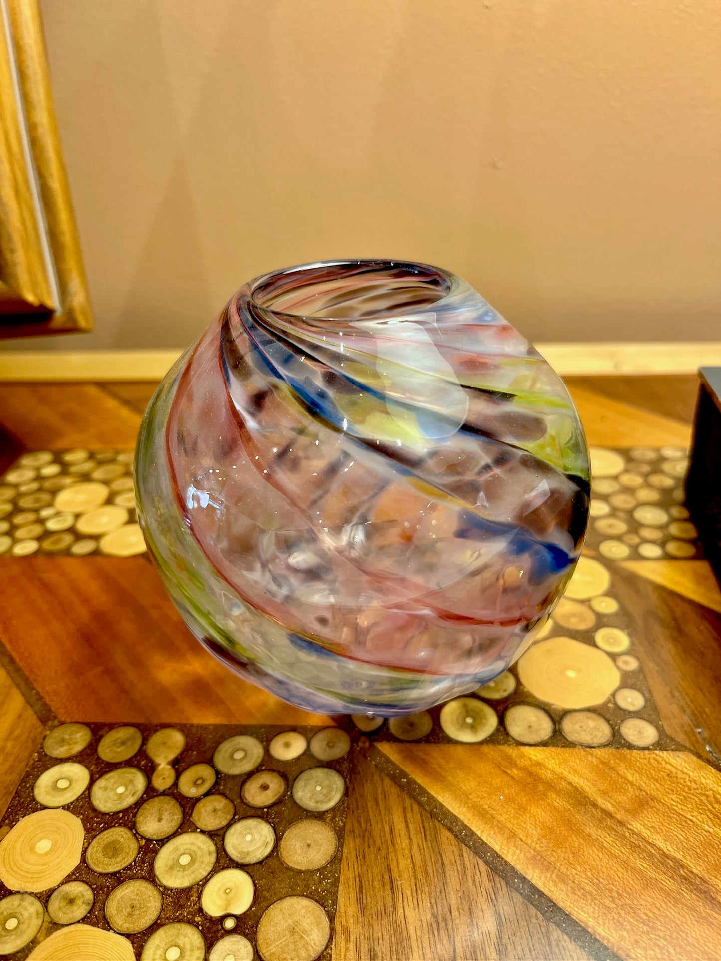 Swirl Vase by Lynn Dinning LDD