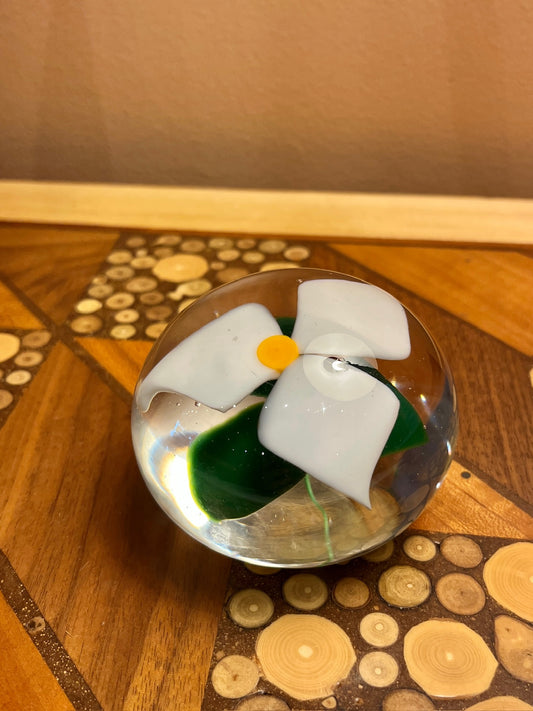 Glass Trillium by Lynn Dinning LDD