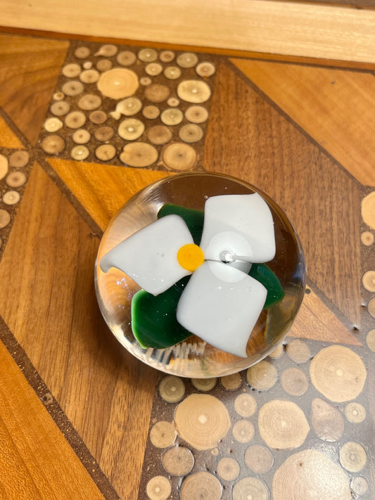 Glass Trillium by Lynn Dinning LDD